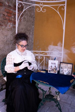 IL DESTINO SVELATO - LETTURE INDIVIDUALI CON LA SIBILLA DEI SALONI